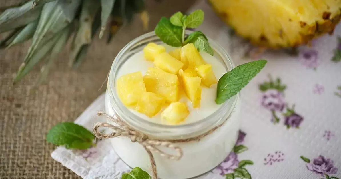 yogurt and pineapple to rejuvenate the skin