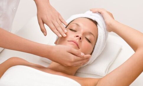 The facial sculpting massage will provide the skin with the necessary lifting effect